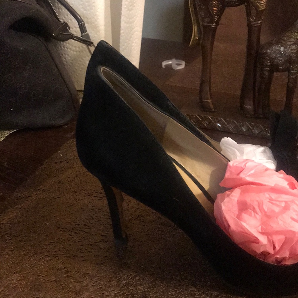 Pumps - Picture 2 of 3